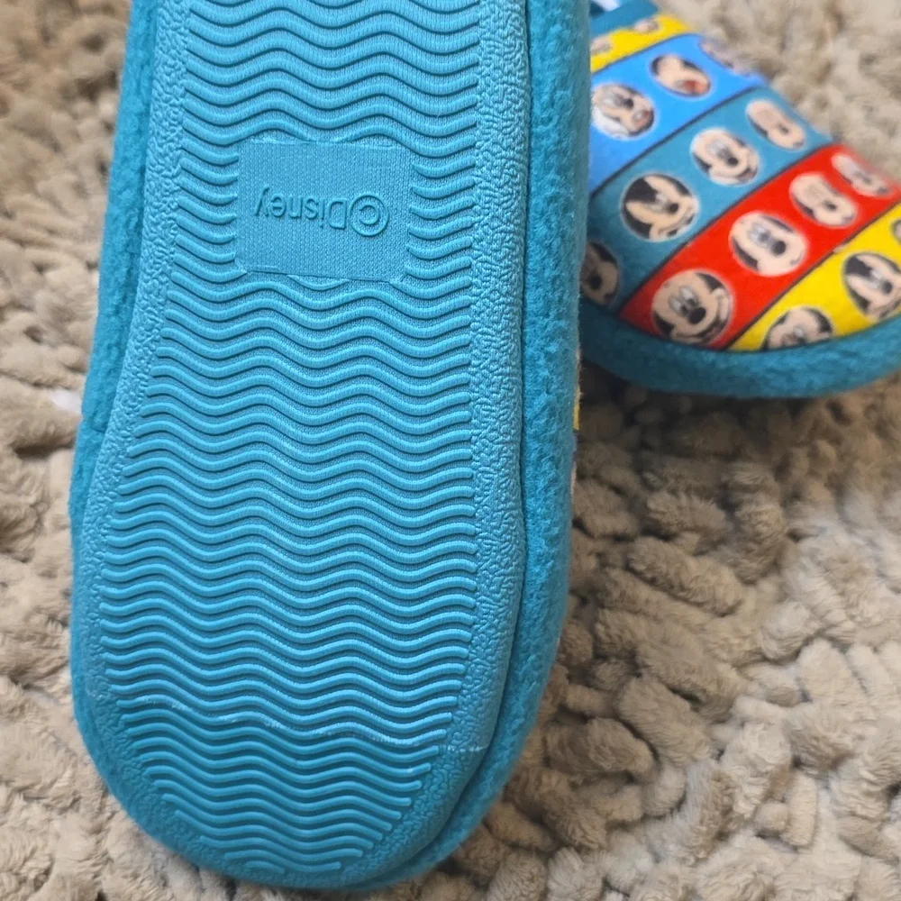 New Disney Kids Size 13-1 Slip-on Memory Foam‎ Mickey Mouse Face Slippers
